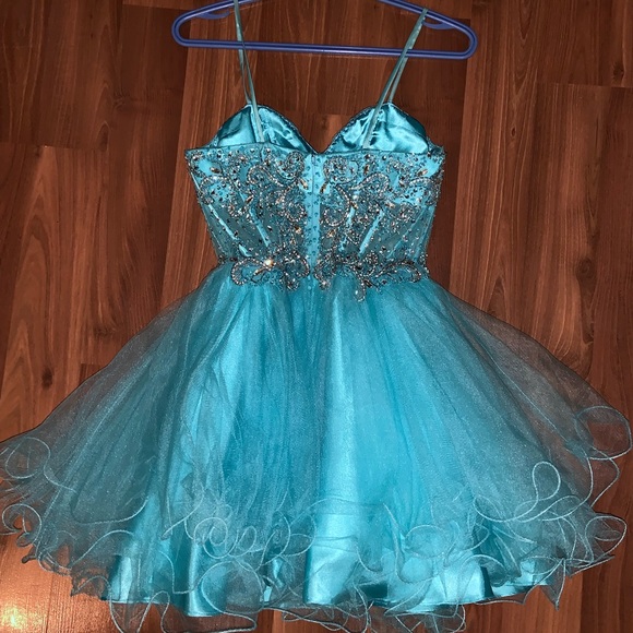 Graduation dress - Picture 2 of 4